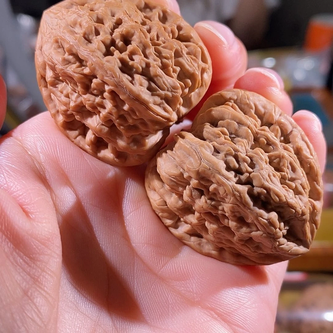 文玩核桃吊坠虎头王