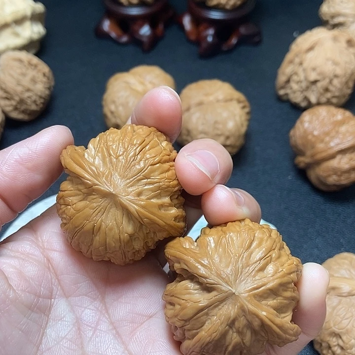 木质类狮子头。磨盘