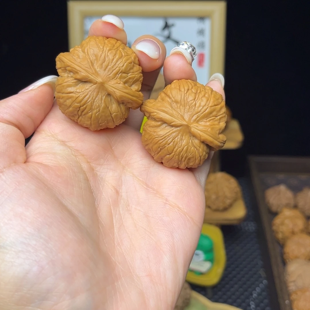 文玩核桃吊坠乾隆磨38打底