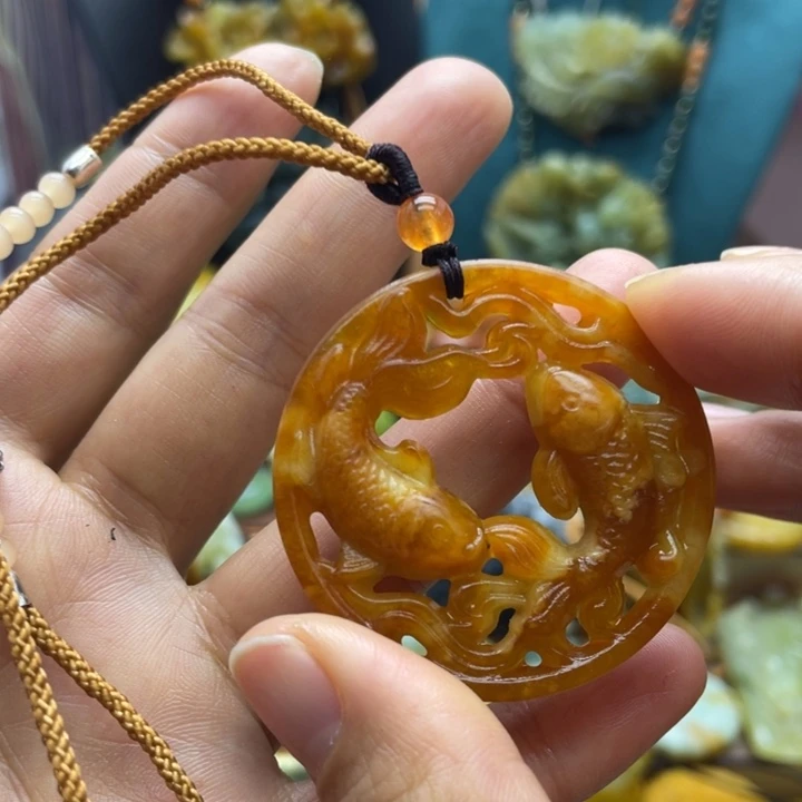 蛇纹石玉未镶嵌颈饰