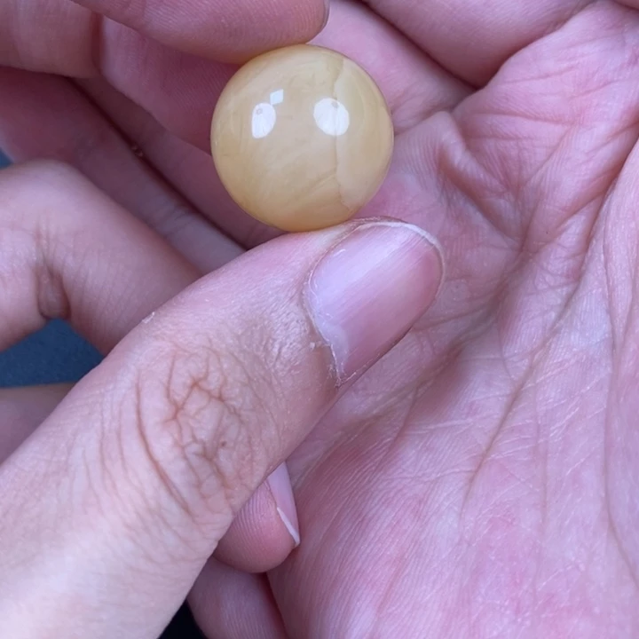 未镶嵌琥珀裸石微瑕9