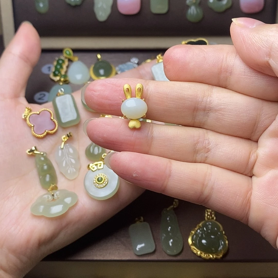 和田玉颈饰未镶嵌