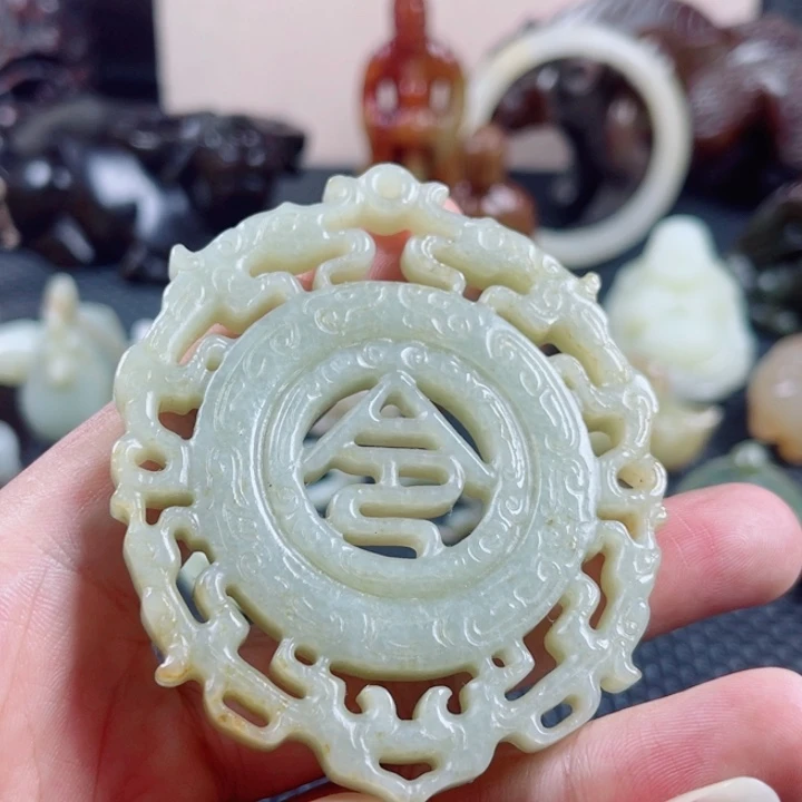 和田玉未镶嵌颈饰