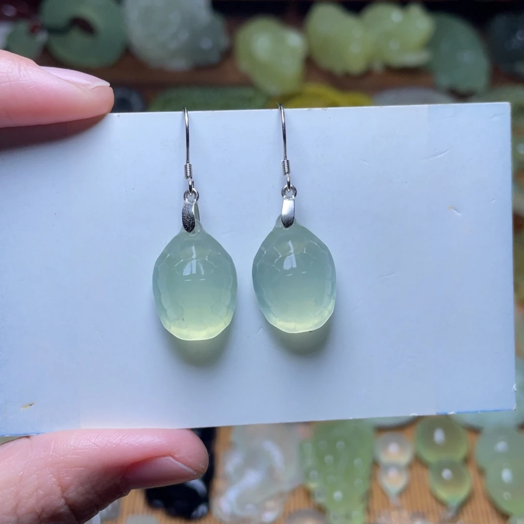 玥***霖蛇纹石玉未镶嵌耳坠