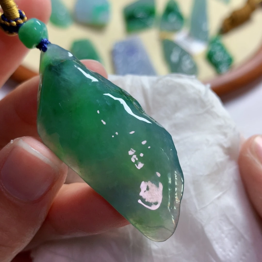 【闪购商品】翡翠吊坠(不含链)未镶嵌 2688