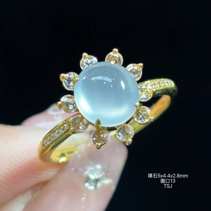 18K金镶嵌缅甸天然翡翠A货白冰蛋面设计款戒指TSJ（下单咨询客服）