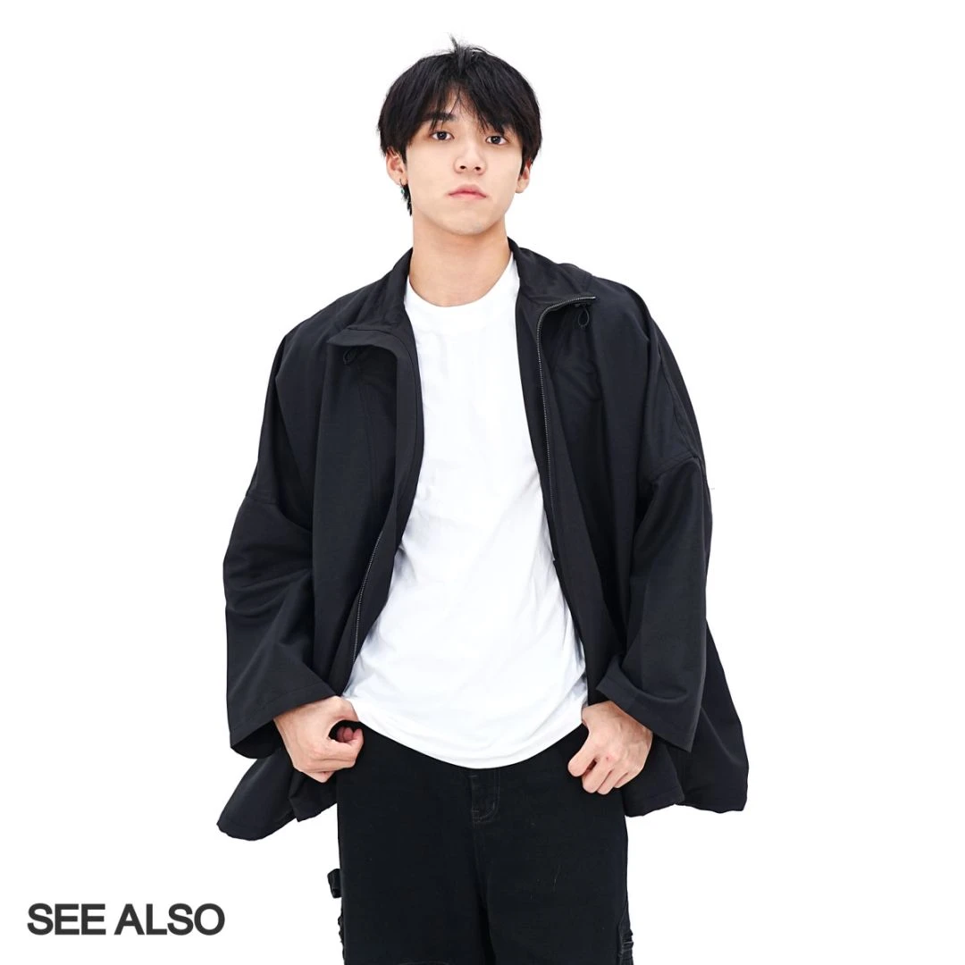 SEE ALSO『row风』极简老钱风立领抽绳廓形风衣夹克男女款 LD4197