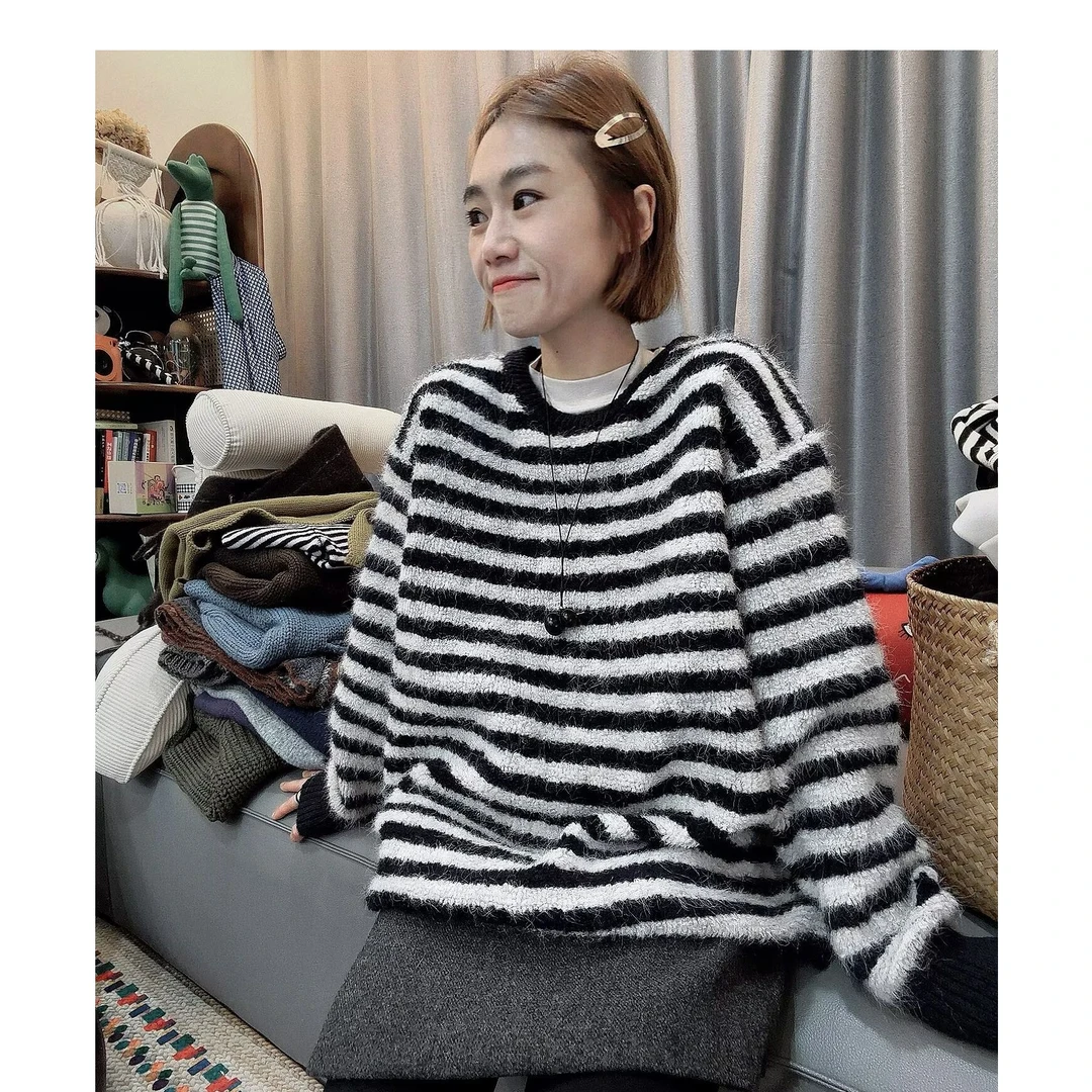 新款撞色条纹圆领毛茸茸软糯宽松慵懒上衣女