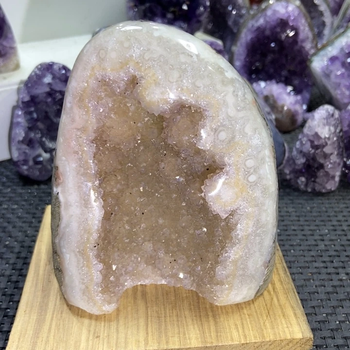 紫晶未镶嵌大型摆件（非配饰）小潘