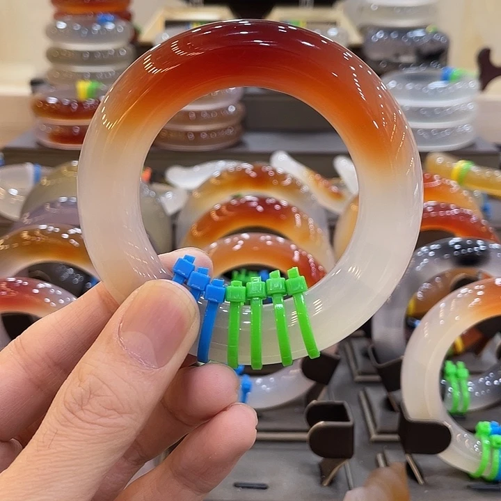 玛瑙/玉髓未镶嵌手镯