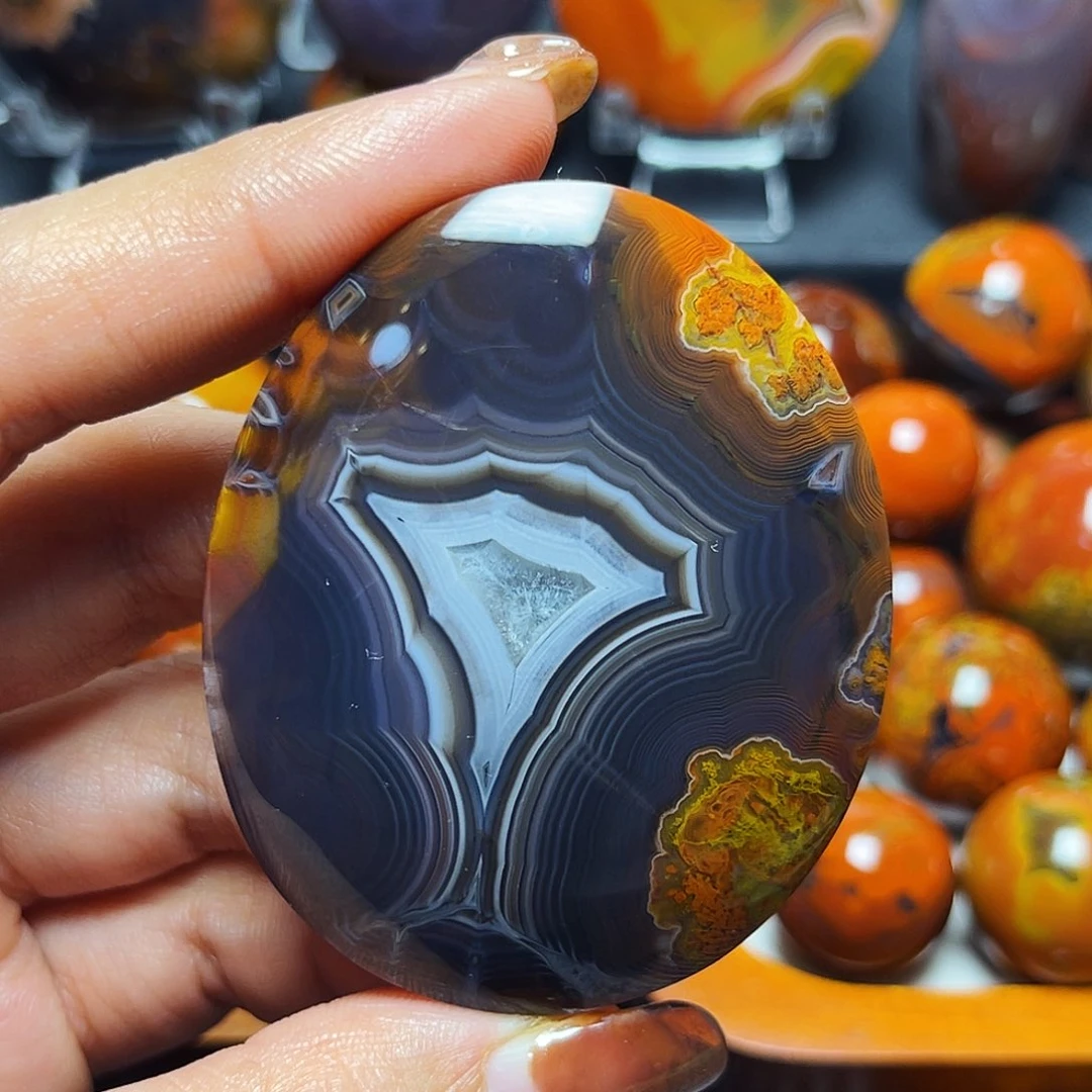 未镶嵌颈饰玛瑙/玉髓等*?