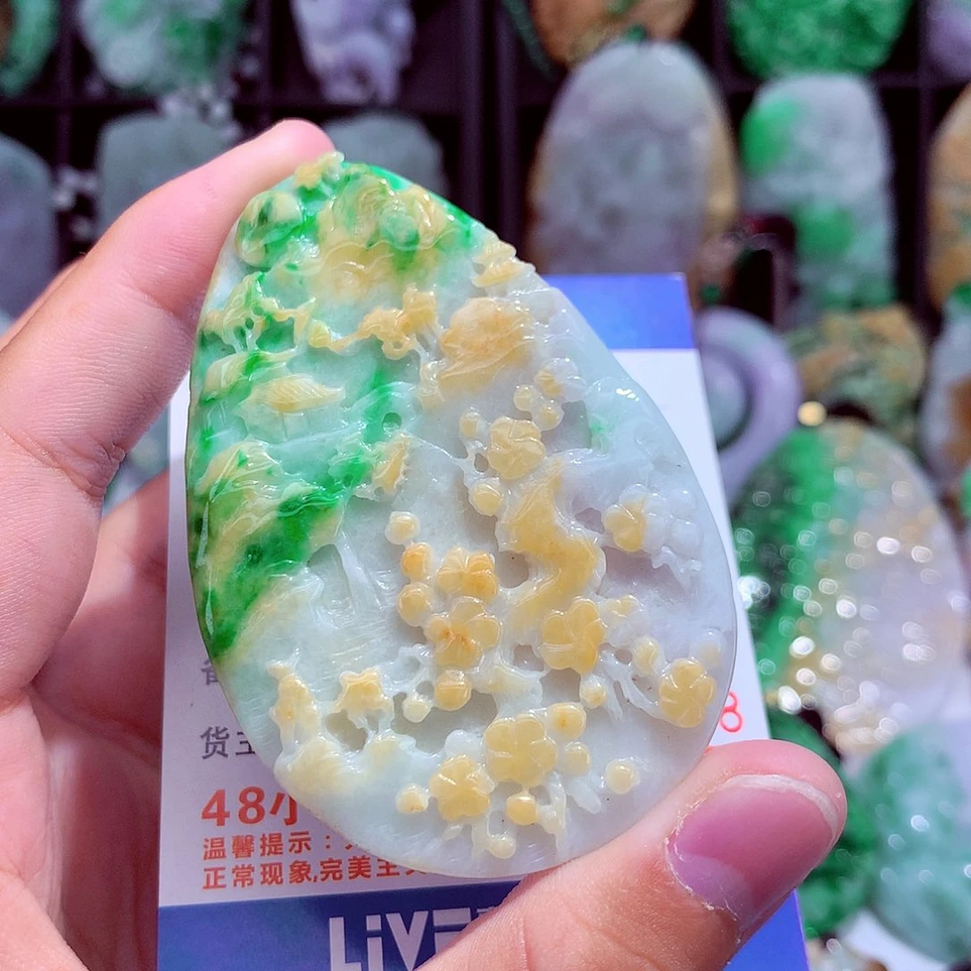 颈饰未镶嵌翡翠天然