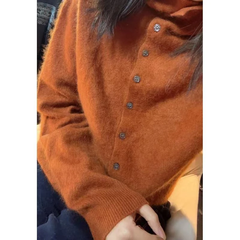 婷婷-（暖屿）大角羊拉绒100羊毛高货纽扣高领 宽松秋冬针织衫