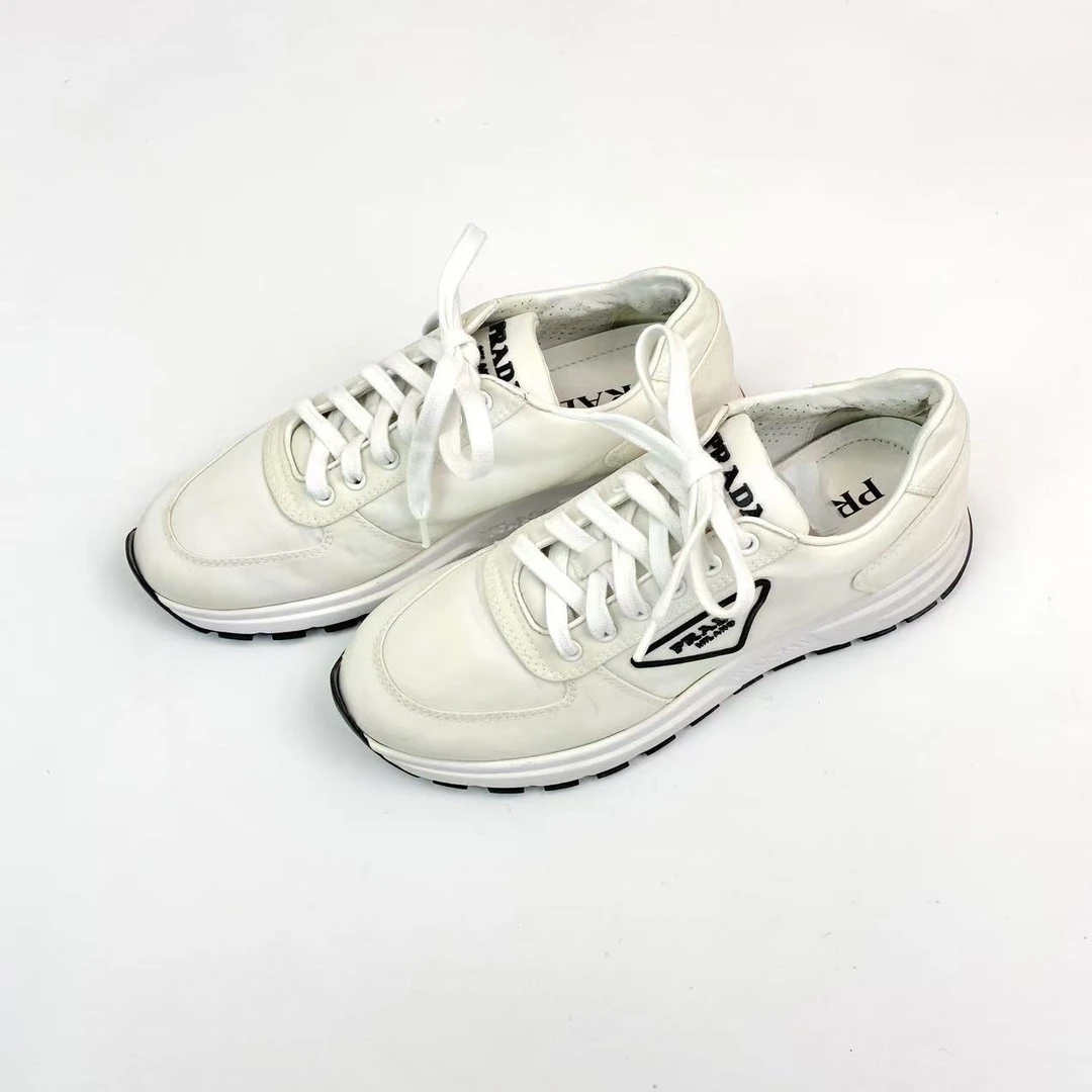 99新 Prada/普拉达  AA1946 三角徽标运动鞋 38.5码