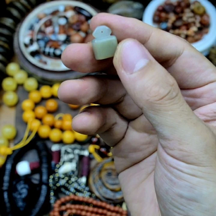 苏***木和田玉未镶嵌颈饰d7n9i5y7jj2n0