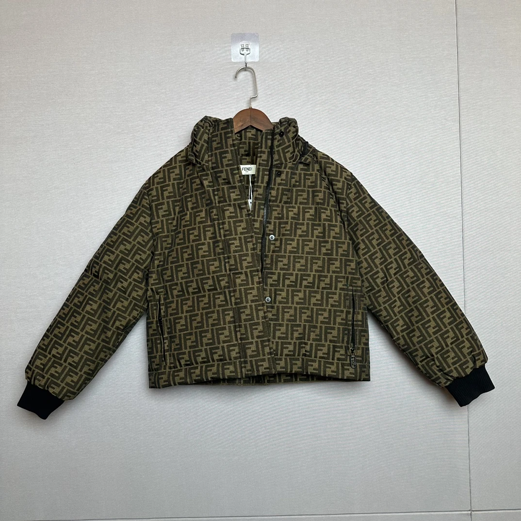 95新 FENDI/芬迪 fendi老花羽绒服/XS码/95新/NBY10816