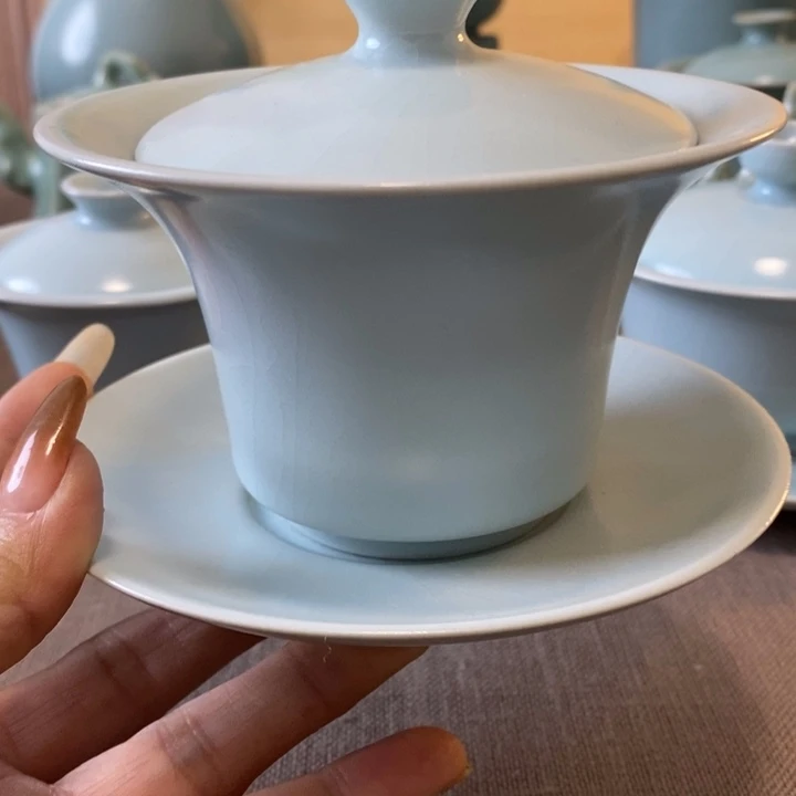 瓷片月白釉三才马蹄盖碗