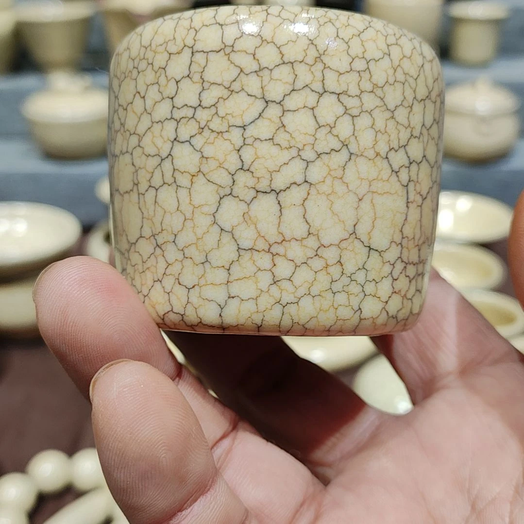 莘***子龚东华老师梅花墨纹作品