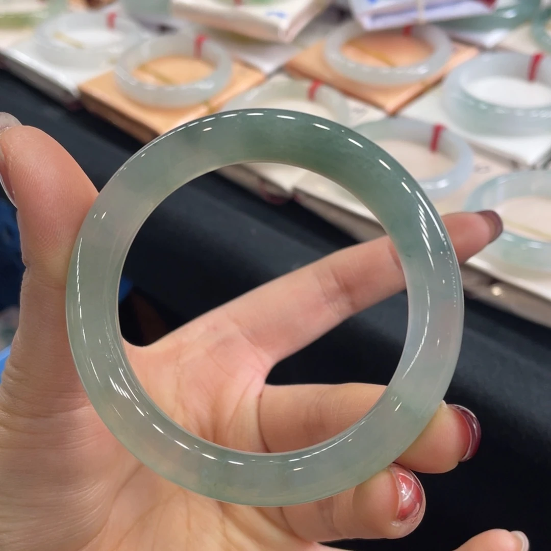 翡翠手镯未镶嵌52圆条