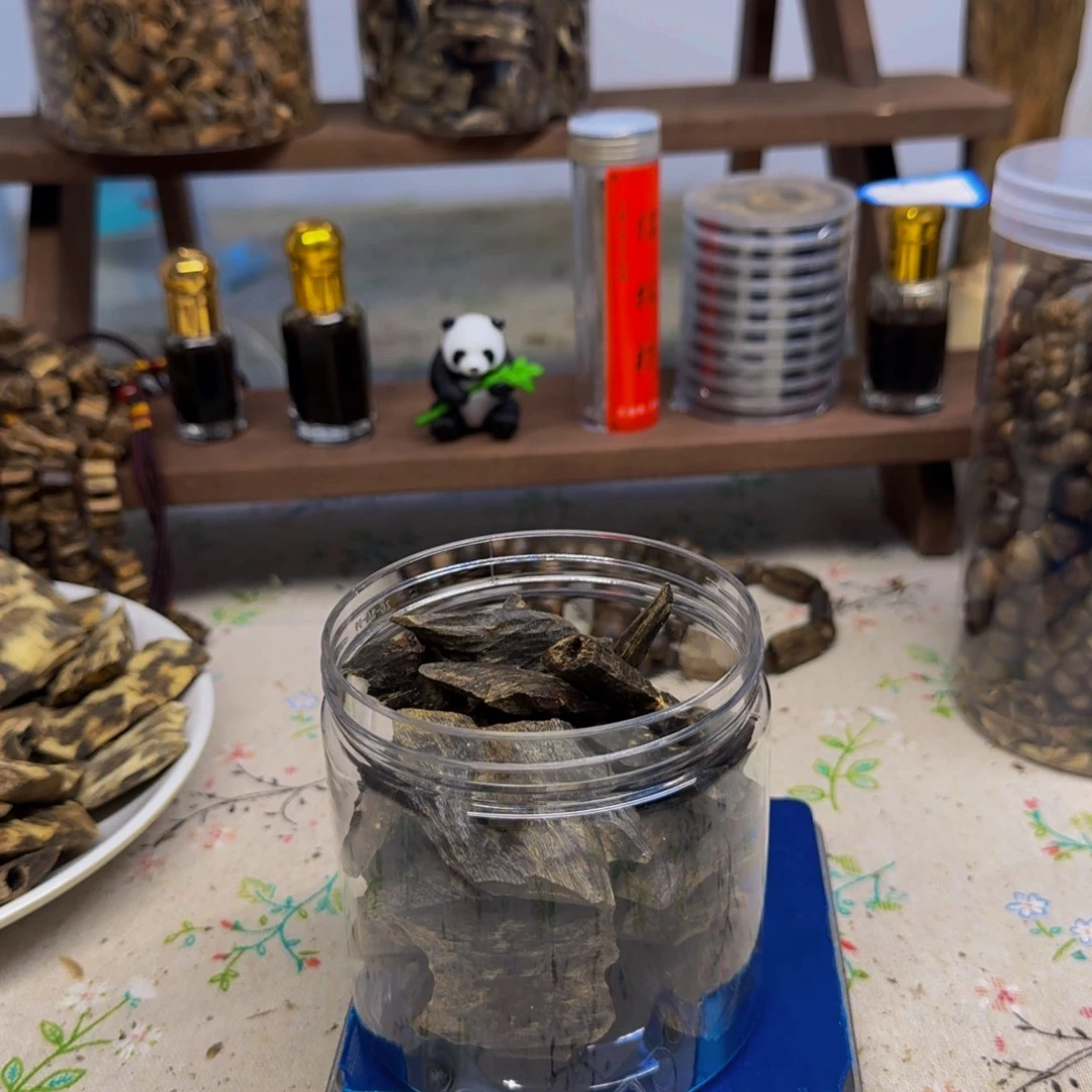 黑****线香乌身圆叶块料100克