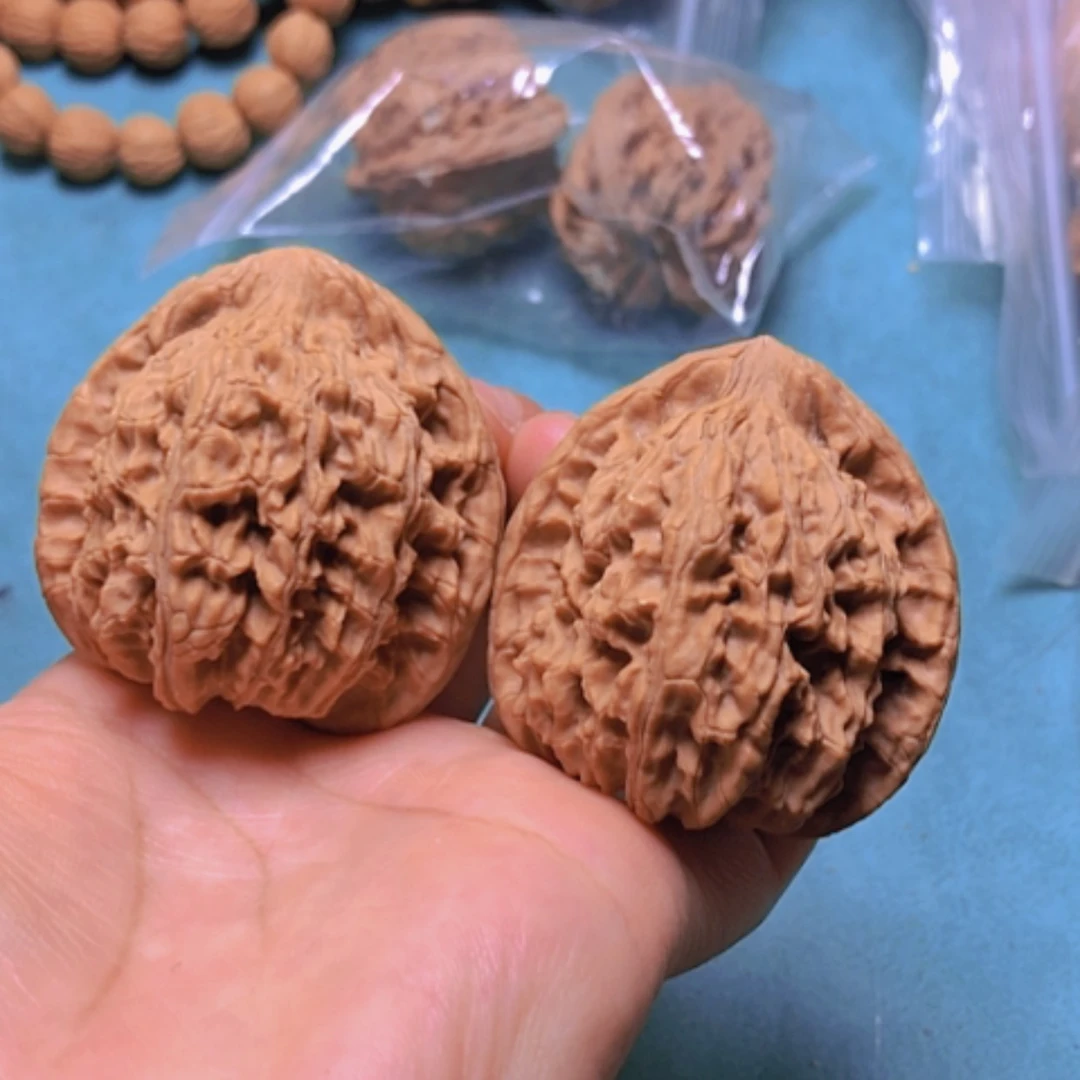 【闪购商品】核桃摆件45红狮子有修