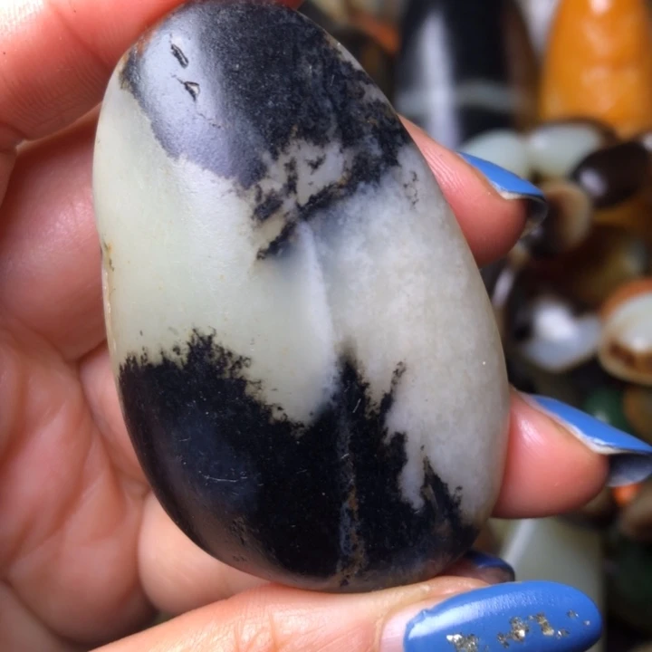 和田玉未镶嵌珠宝奇石