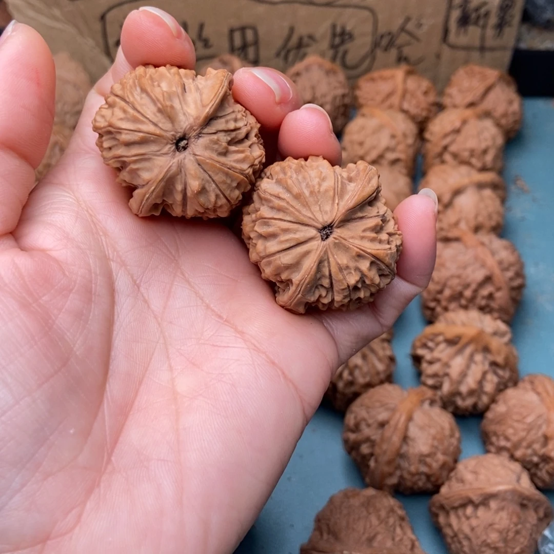 @***K文玩核桃吊坠金牛座12