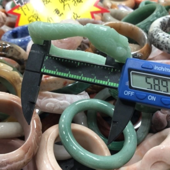 南红玛瑙手镯合金