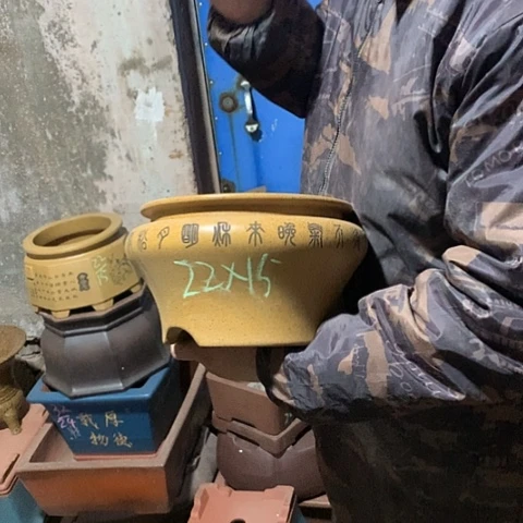 紫砂花盆手工制作