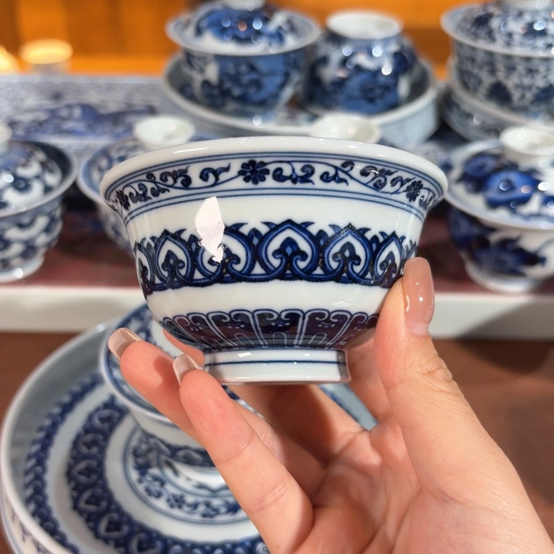 杯子……………………………………