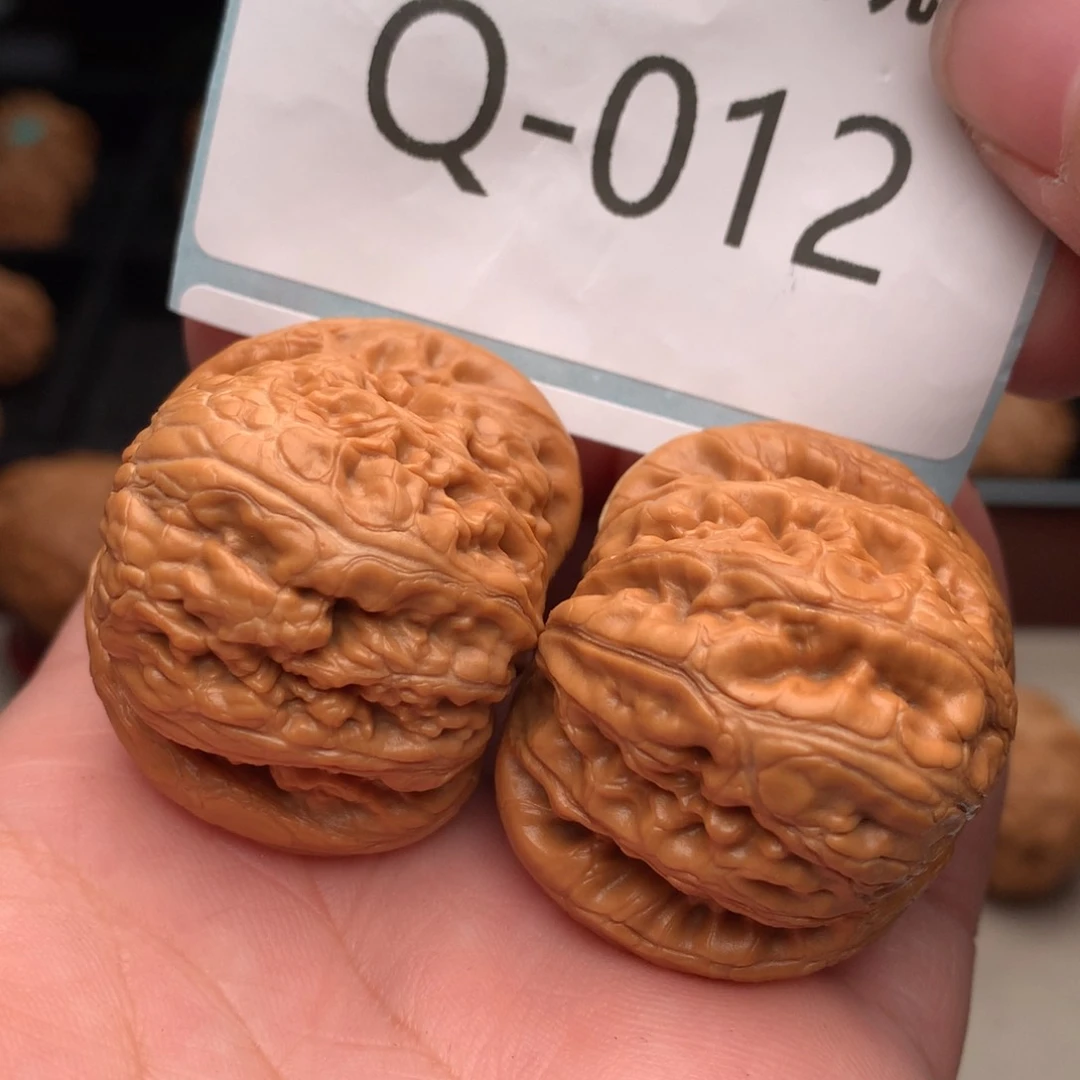 文玩核桃把件42元宝…….