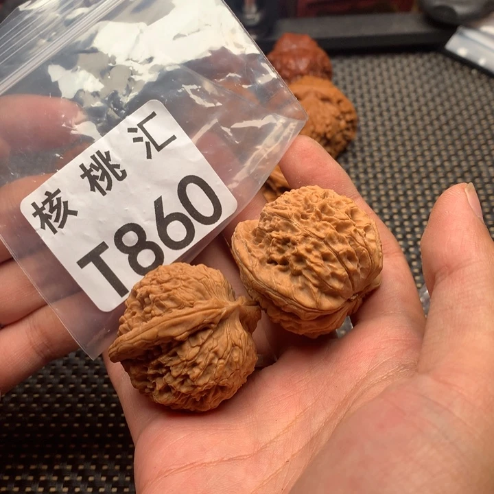 文玩核桃吊坠马老四