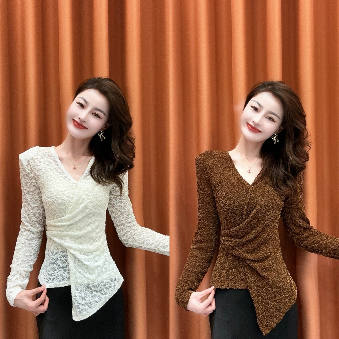 【西岛落日】2025秋季新款法式交叉V领植绒蕾丝显瘦喇叭袖打底衫女