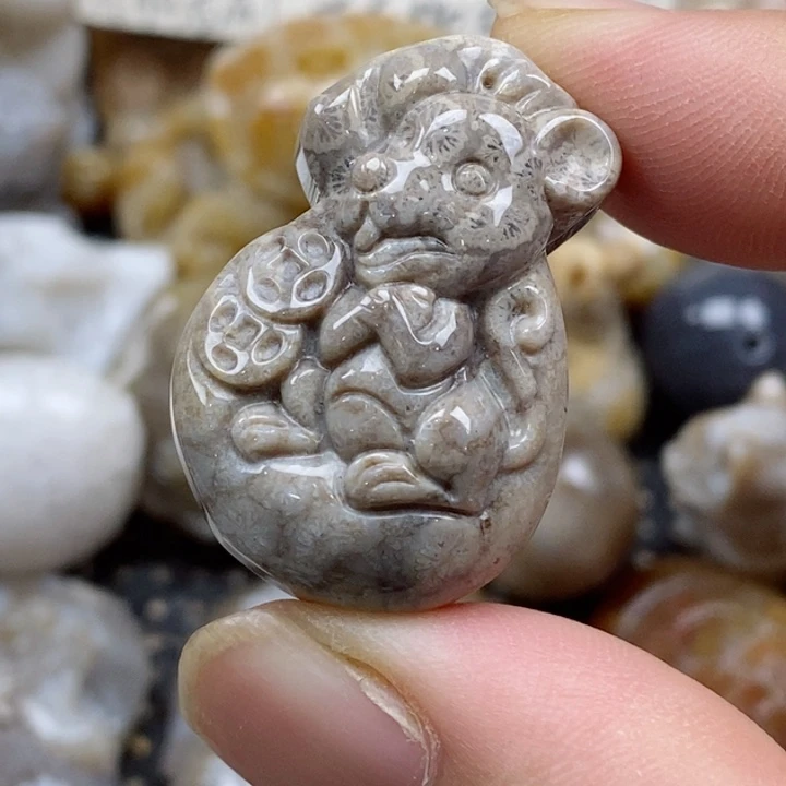 颈饰未镶嵌硅化珊瑚（珊瑚玉）小