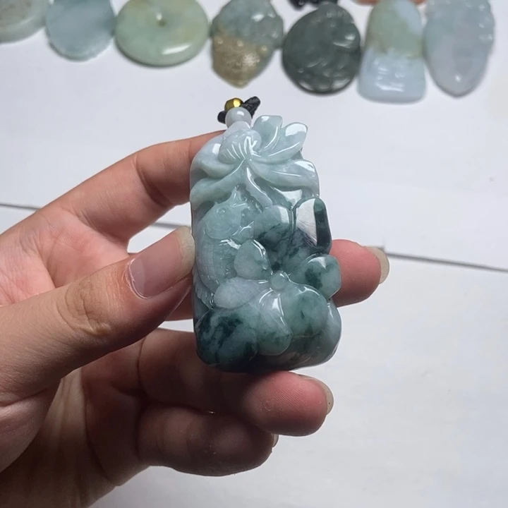 翡翠未镶嵌颈饰荷花鱼20