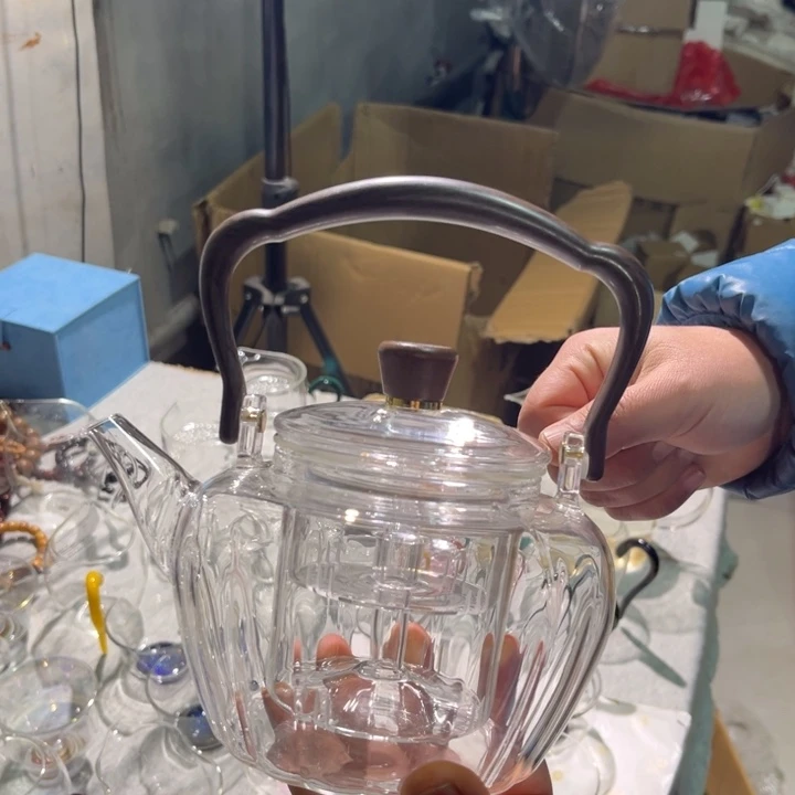 手工艺品玻璃四代提梁壶