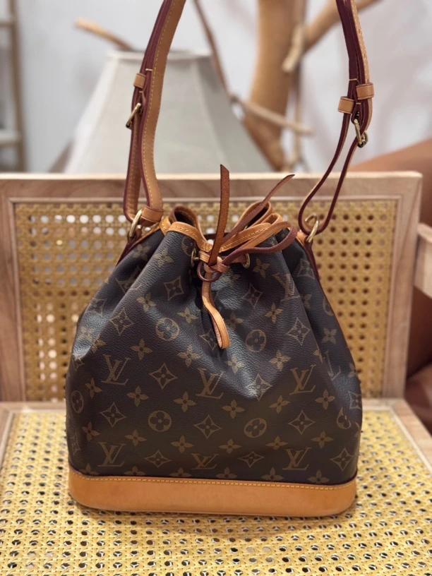95新 LouisVuitton/路易威登 老花noe抽绳水桶中号