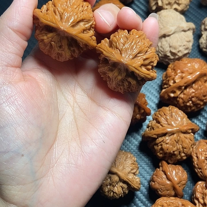 文玩核桃把件37纹山