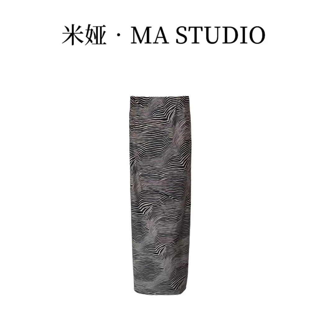 QH/秋冬米娅.MA自制私服新款欧美风时尚高级动物纹印花半身裙黑色