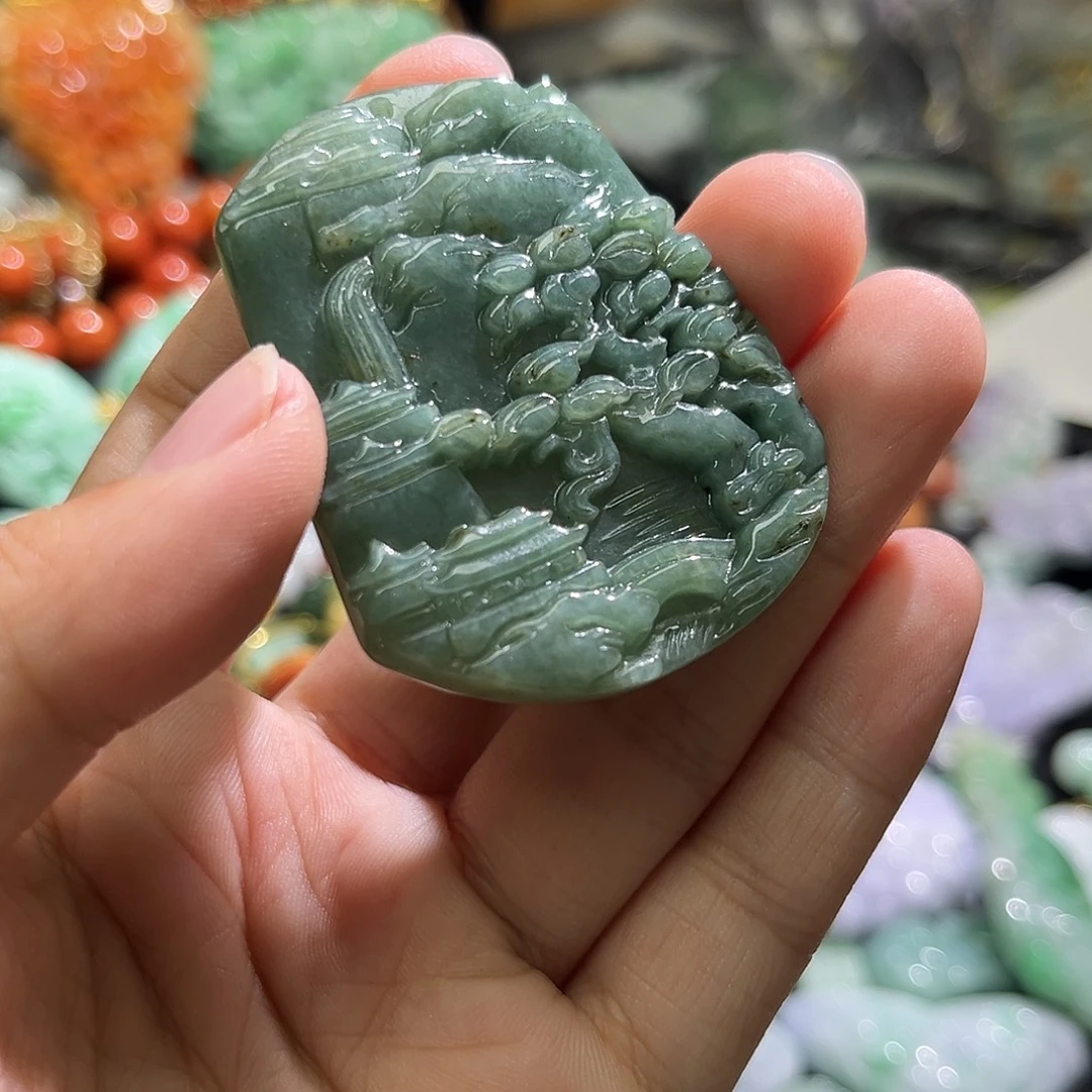 翡翠未镶嵌颈饰待编织