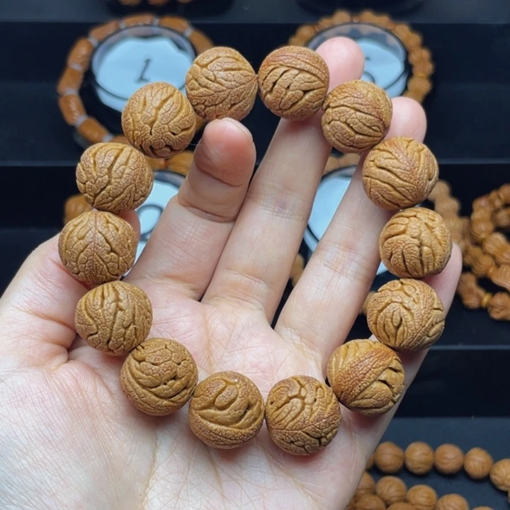 半***心桃核吊坠金丝龙蛋