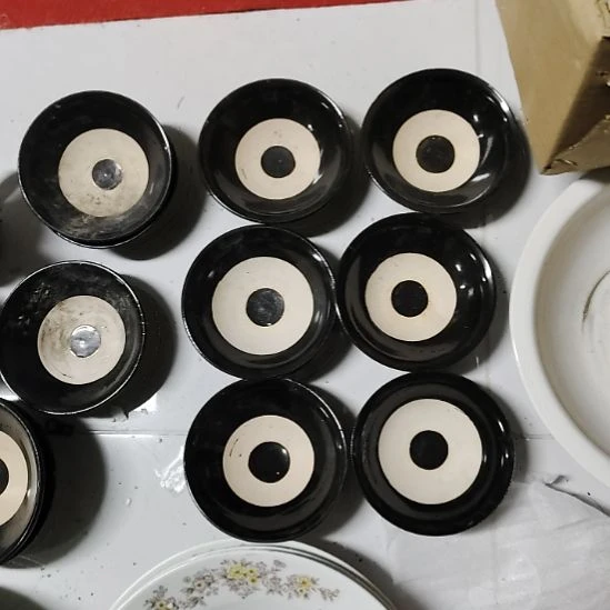 瓷片五厂，七厂各种摆件，瓷片、均有瑕疵。！