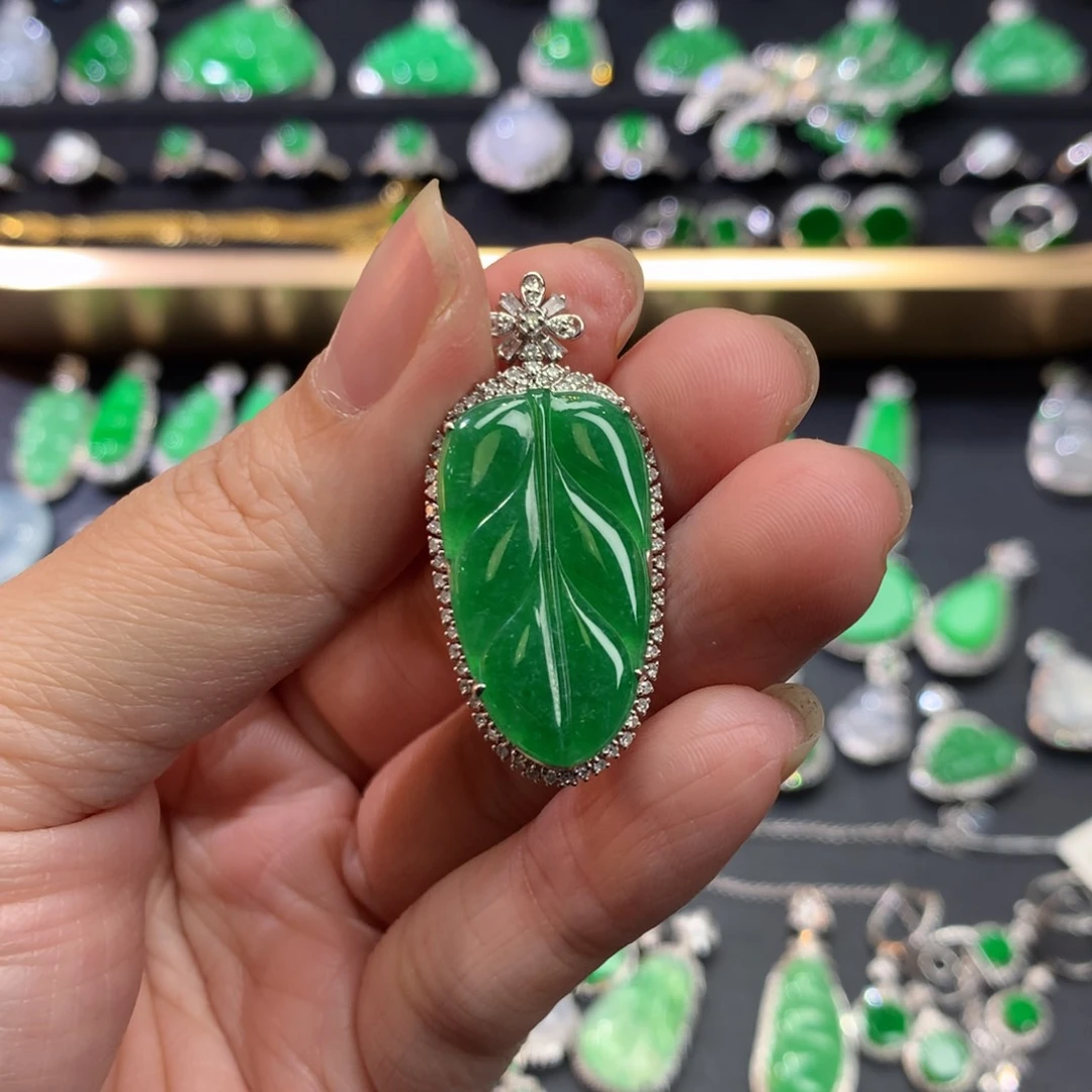 翡翠吊坠(不含链)18K金镶嵌