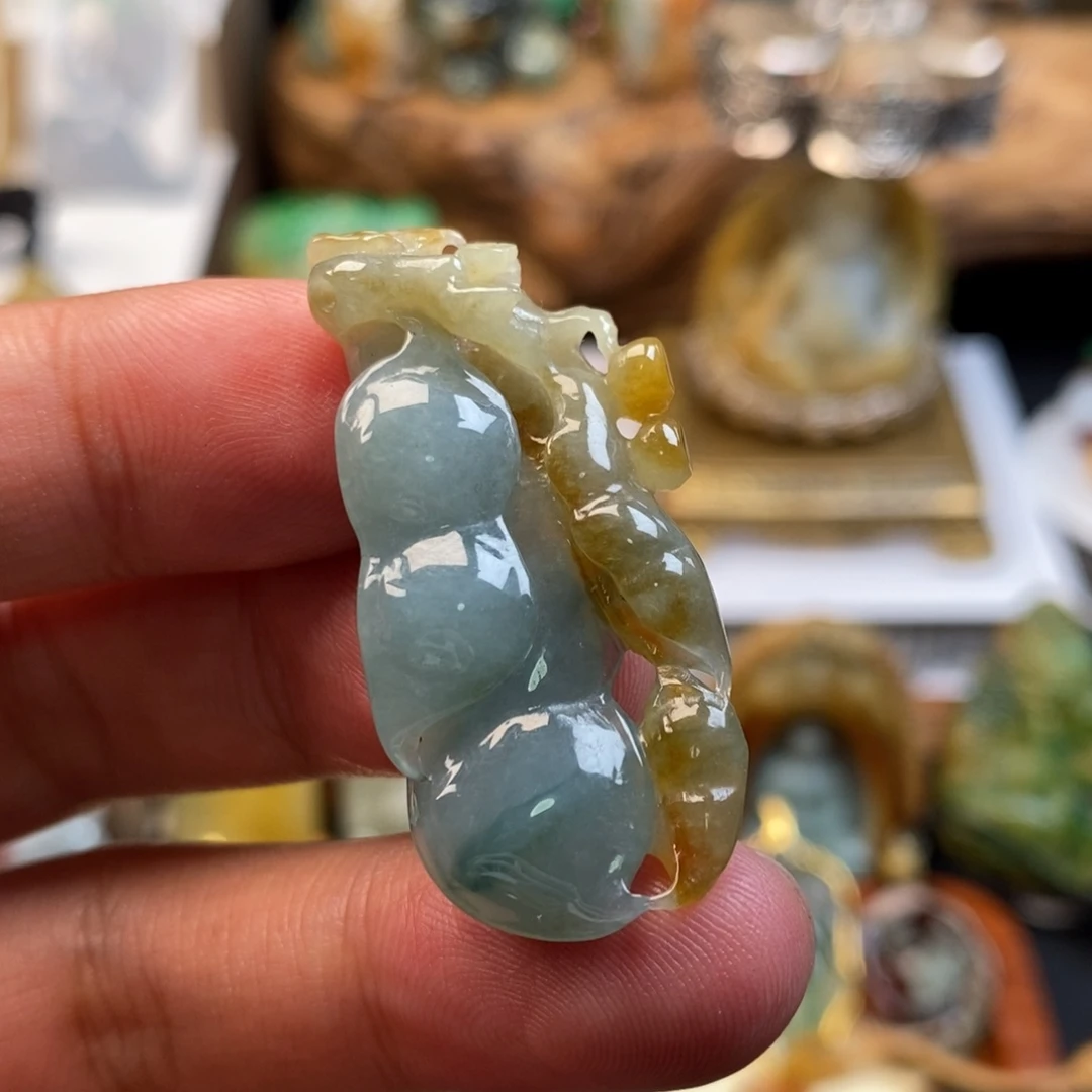 翡翠未镶嵌颈饰缅甸天然翡翠豆子