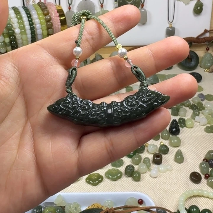 和田玉未镶嵌挂件