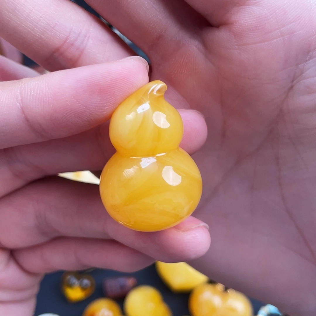 琥珀未镶嵌珠宝奇石