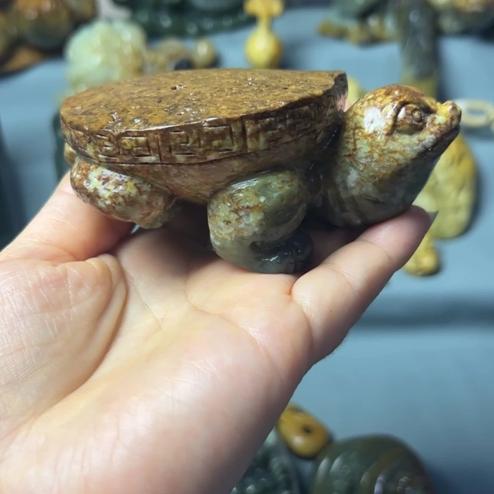 裕***云岫岩河磨玉（透闪石质玉）未镶嵌把件