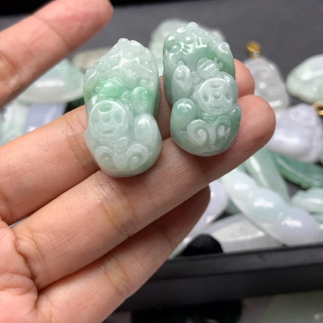 翡翠颈饰未镶嵌天然翡翠