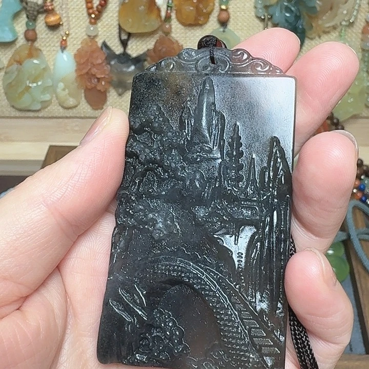 逆***行蛇纹石玉未镶嵌颈饰