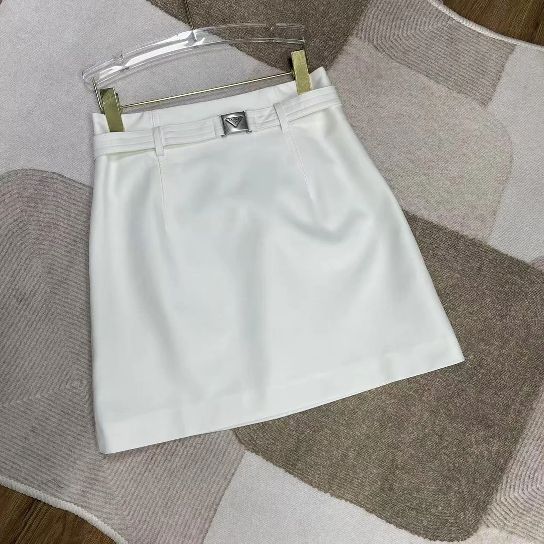 【晨浠定制】新款时尚轻奢百搭三角标A摆白色半裙1781